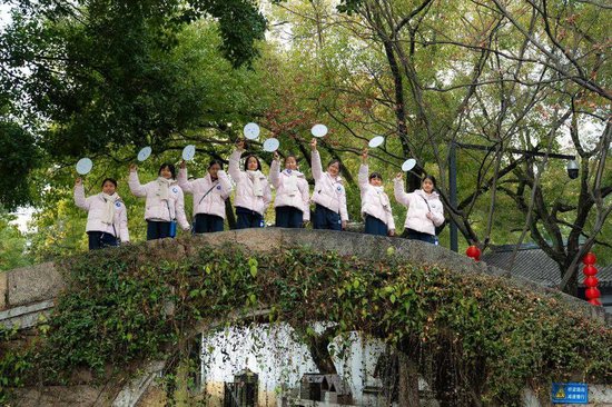 俞浩慈善基金会开展“看见更大的世界·音乐少年”公益活动 助力云南弥勒学子唱响梦想之声