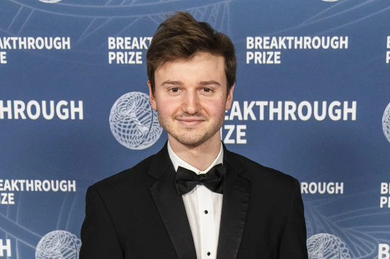 硅谷CEO看傻了：大批名校生连夜退学，10后高中生靠AI融资千万！