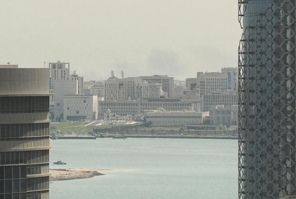 交易商与船商纷纷避开霍尔木兹海峡 国际海运遭遇“急性危机”