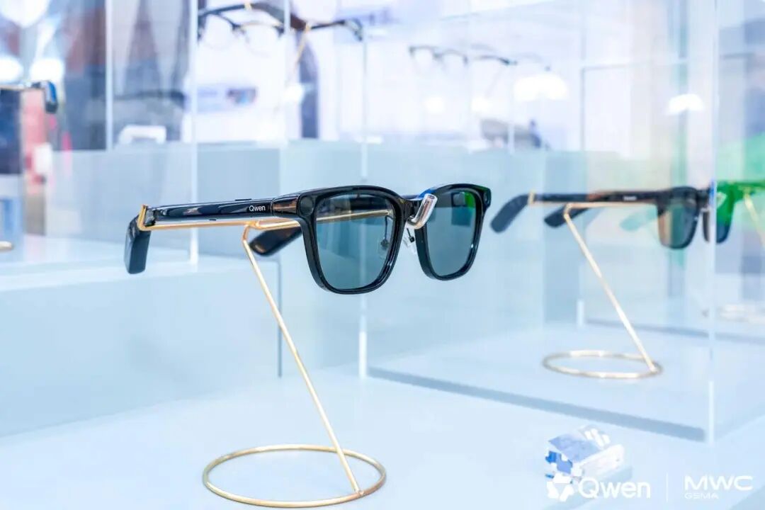 对话千问 AI 硬件负责人宋刚：2026，硬件要由 AI 定义