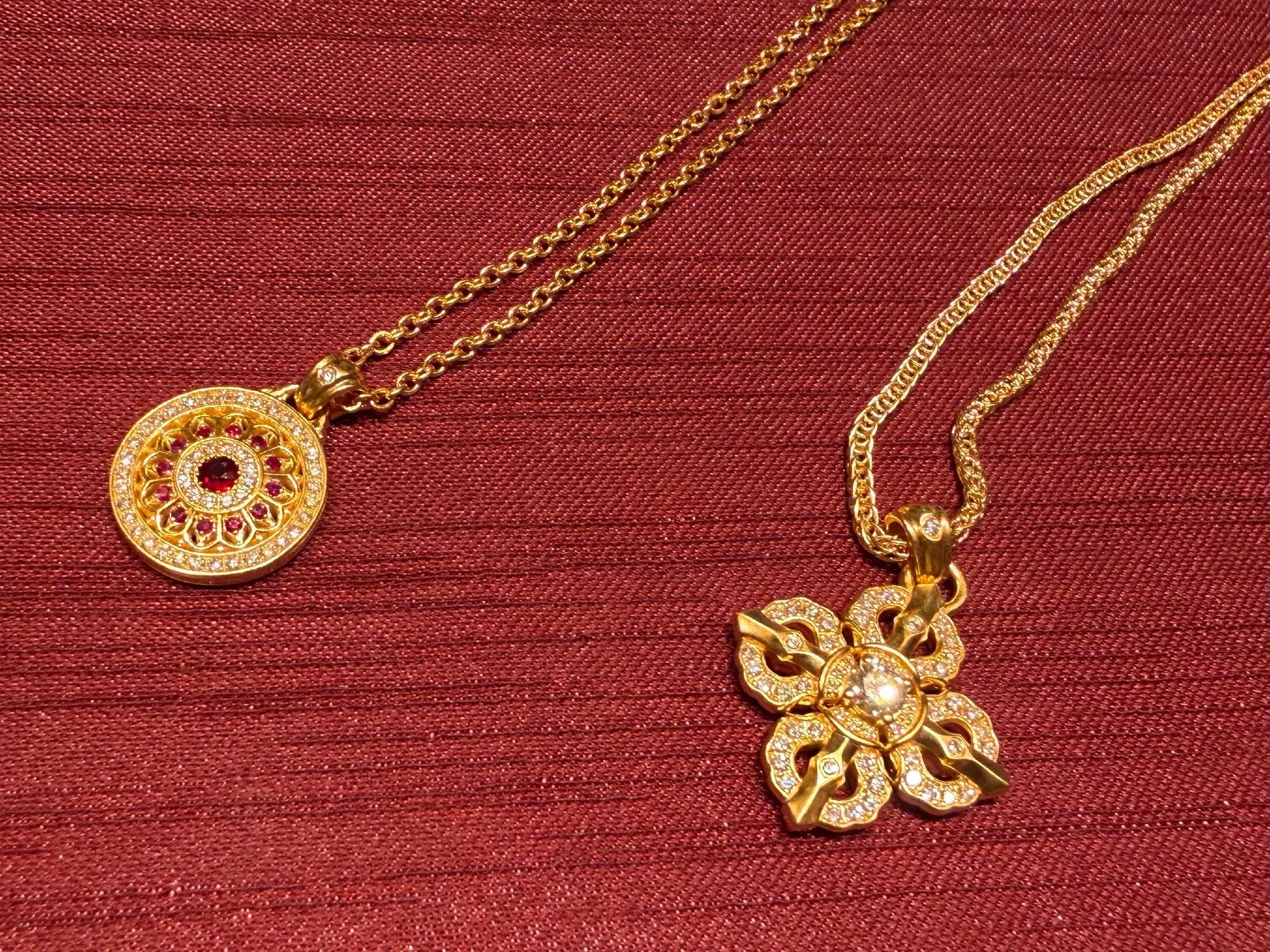 国际金价震荡失守5400美元关口，国内金饰品牌却逆势提价20%~30%