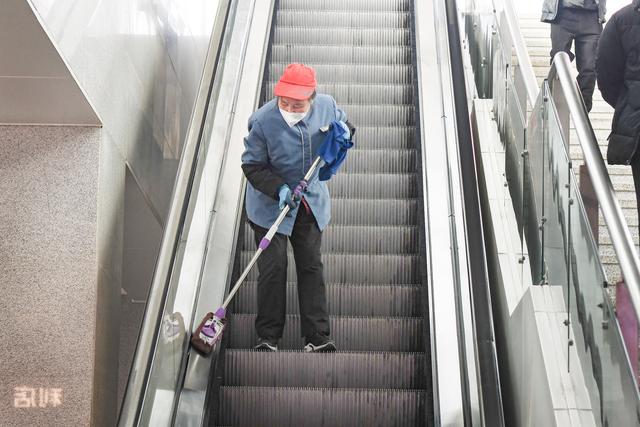 对话全国人大代表、58同城董事长兼CEO姚劲波：公司招聘所有员工都要考核AI能力