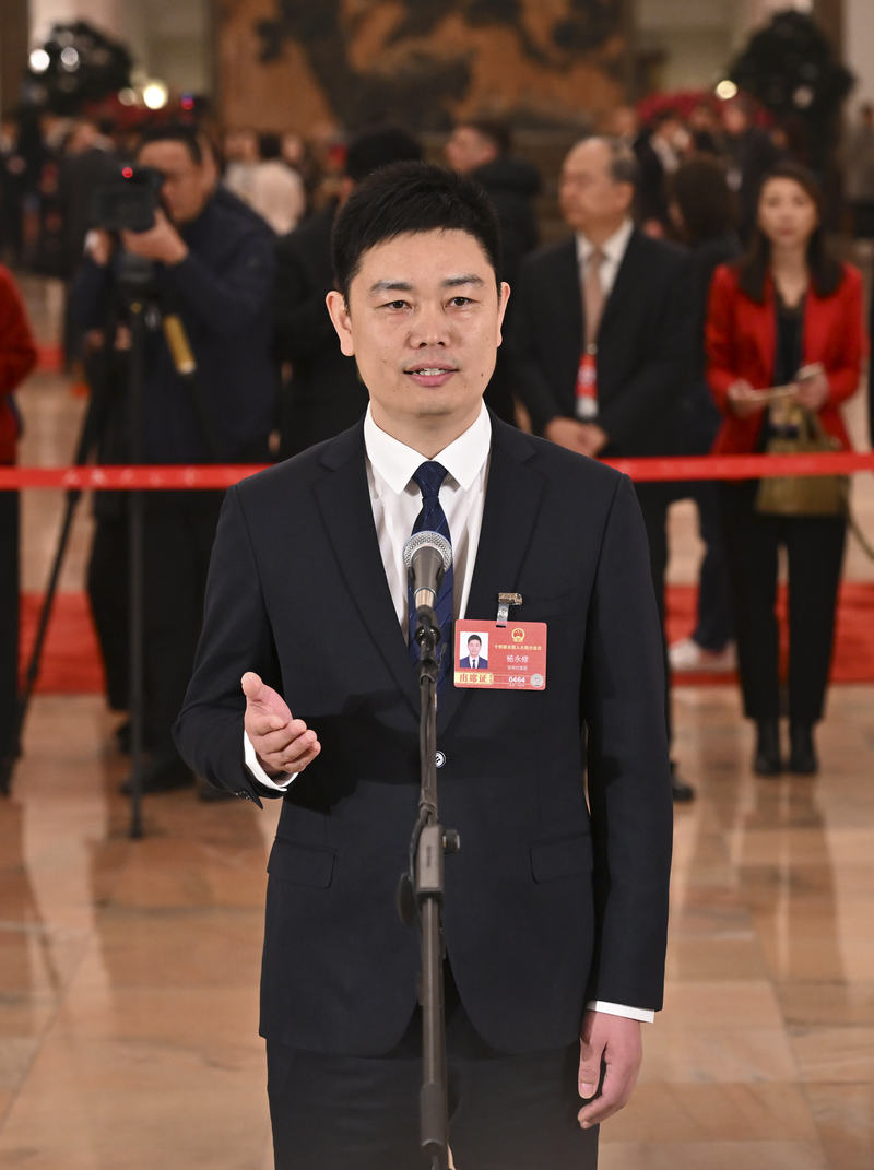 新闻8点见丨2026年政府工作报告里的“民生红包”请查收