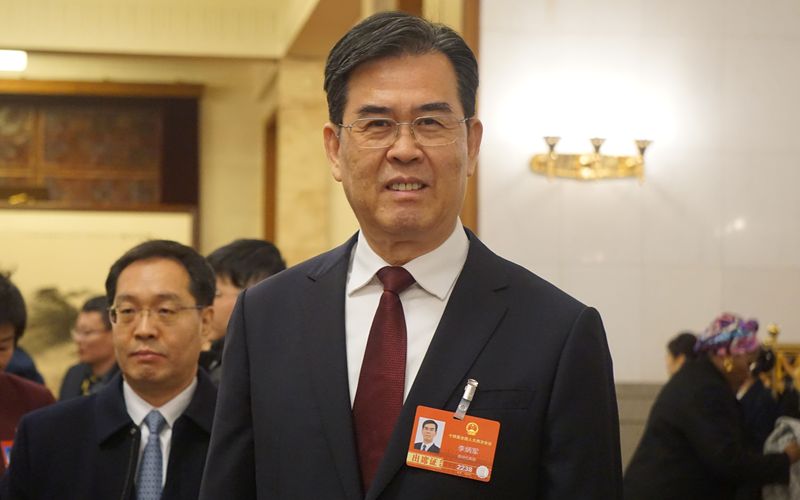 新闻8点见丨2026年政府工作报告里的“民生红包”请查收