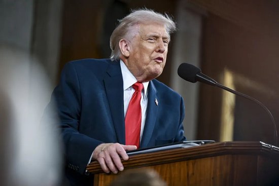 美国公布美军伤亡：7死140伤！泽连斯基：乌方向中东派出军事人员和无人机专家组！美以发动“最猛烈空袭”