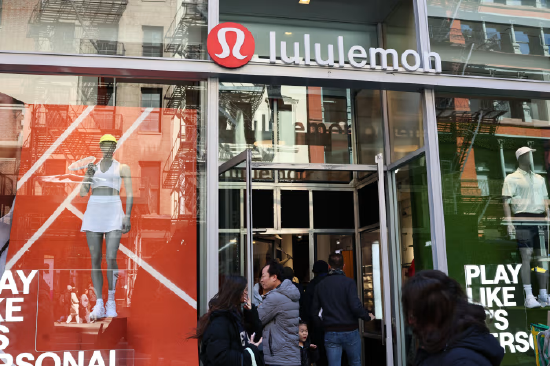 Lululemon创始人在CEO招聘期间升级对董事会的批评