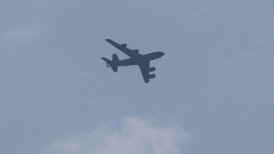 美军加油机在伊拉克坠毁 五角大楼称非敌方火力所致