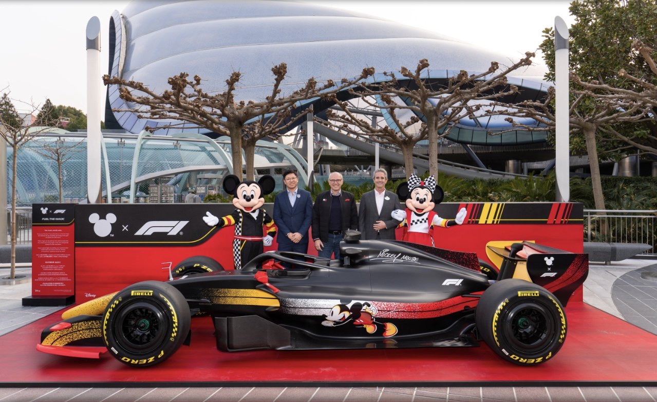 现场直击｜3天23万人次观众涌入上赛场，F1引爆上海文商旅体展消费