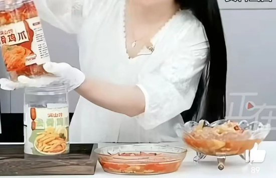 漂白鸡爪企业致歉,与辉同行回应“被拖下水”!“凤爪第一股”撇清后还是跌了