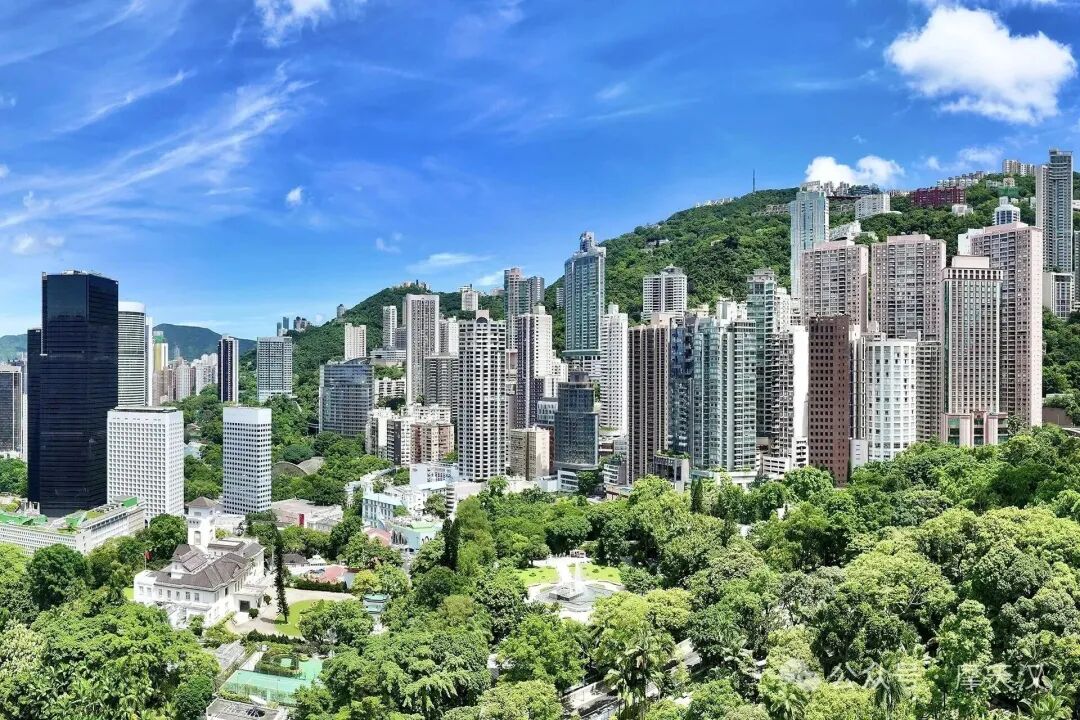 大批富豪撤离!迪拜楼市崩盘,香港意外回春