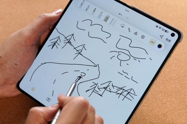 OPPO Find N6真实使用体验:屏幕“好平”,AI生产力“好评”