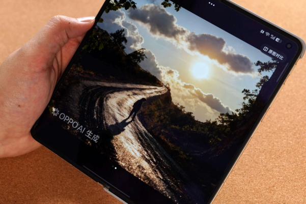 OPPO Find N6真实使用体验:屏幕“好平”,AI生产力“好评”