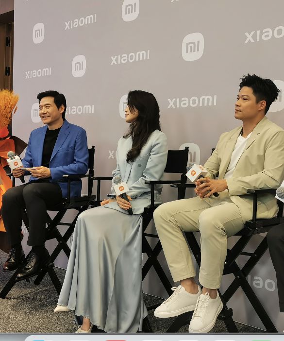 舒淇、苏炳添代言！雷军谈新一代小米SU7：压力如“拍电影续集”，材料成本增近2万元，欲打造成保时捷911