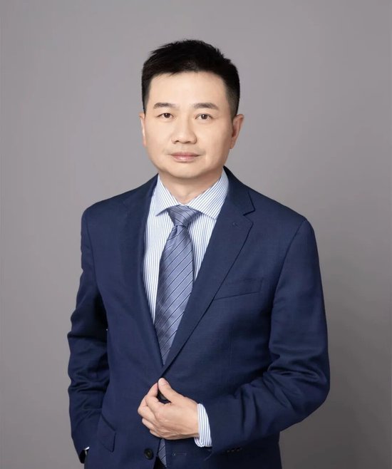 长信基金董事长变更:刘元瑞卸任 长江证券副总裁肖剑接任 (附员工持股名单)