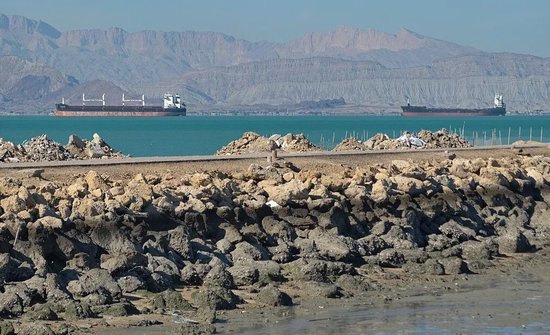 伊朗发动第75波打击！霍尔木兹对峙升级，伊方强硬回应威胁，“金融机构也是合法打击目标”！金银价格下跌