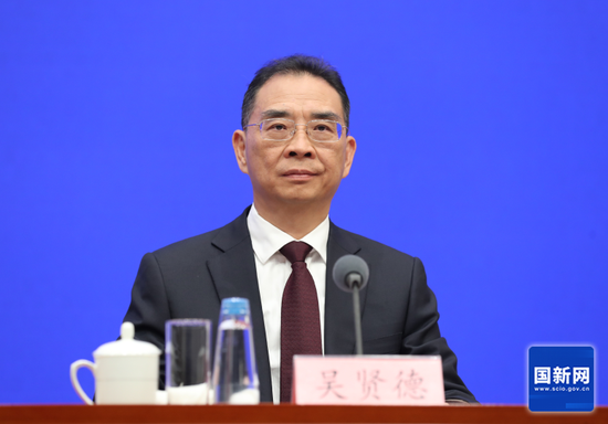 福建省委常委、常务副省长王永礼,福州市委副书记、市长吴贤德,在北京答记者问