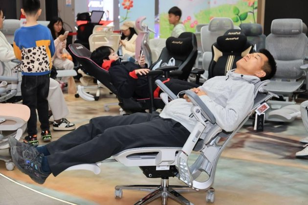 京东携手黑白调，联合发起吉尼斯世界纪录挑战，启幕首届智能睡眠节