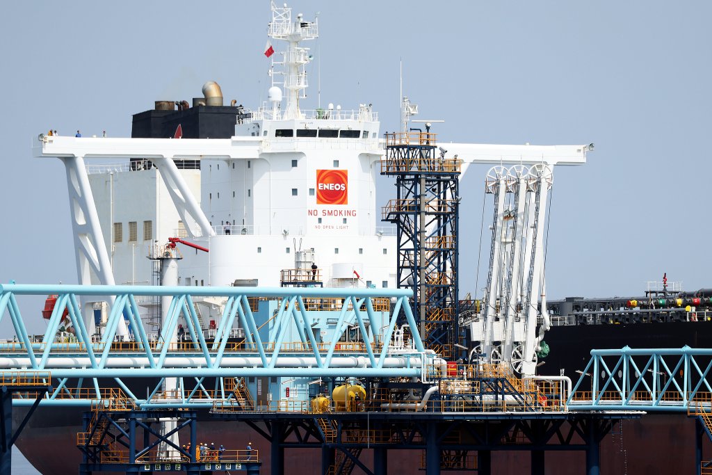 图说｜梗阻后的阵痛：美以袭击伊朗如何影响全球能源版图