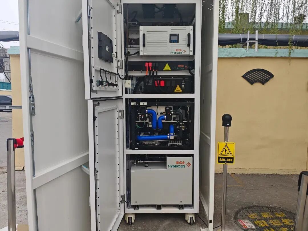 全国首台在线式固态储氢UPS落地青岛港