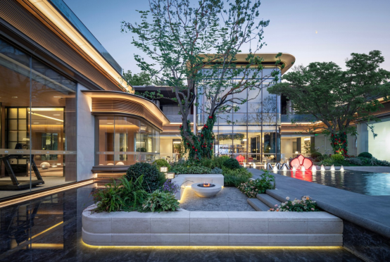 50亿战绩出炉！金茂上海又上热搜了