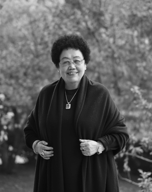 “紫檀女王”陈丽华：“人生不做点事，等于白来”