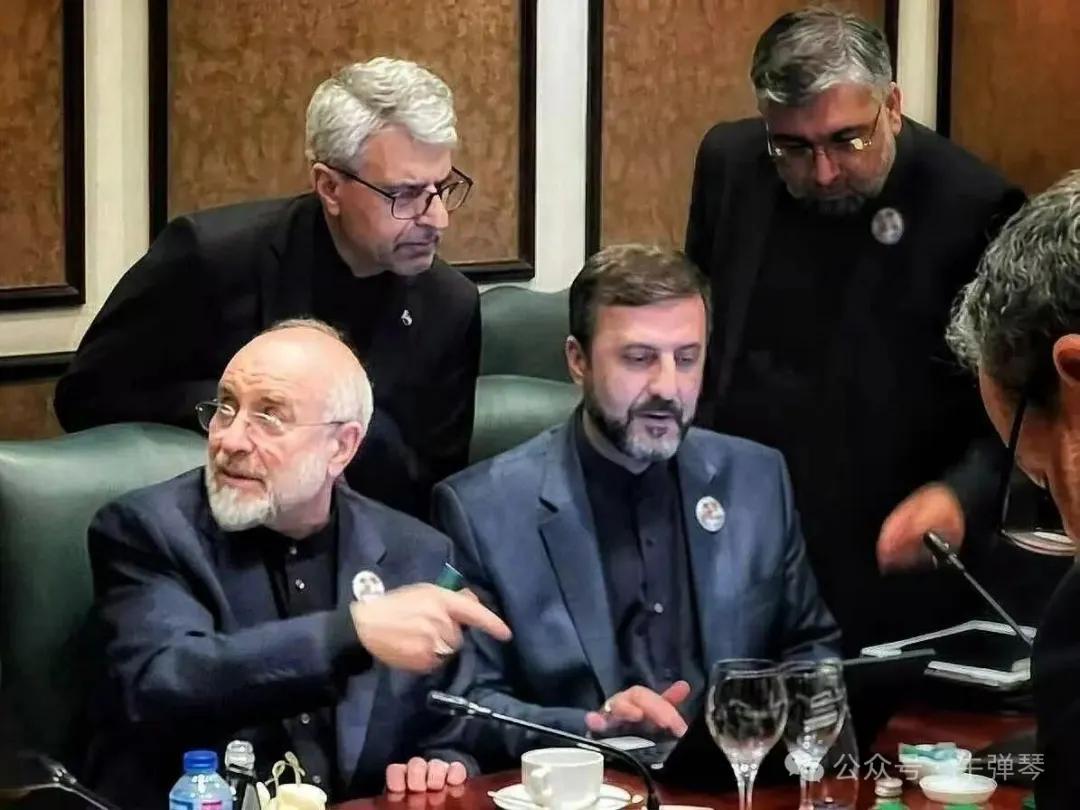 牛弹琴：美国这一招，够狠够损也够蠢