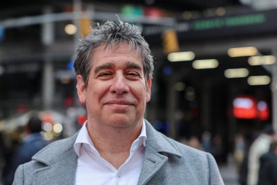 Palo Alto网络创始人拟收购加州银行，用于AI业务改造