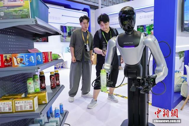 探馆消博会：多款智能机器人集中亮相