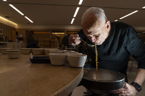 华尔街有一支精英咖啡品鉴团队，却苦于招不到新人