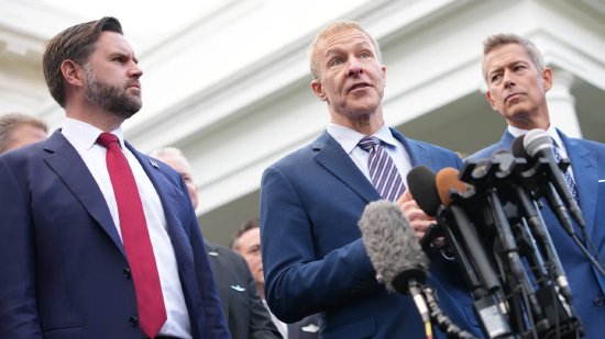 美联航CEO去年秋季就已考虑合并事宜,数月后才告诉特朗普