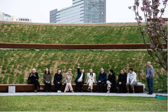 全球建筑泰斗诺曼·福斯特到访维晟中心，北京CBD核心区再添大师印记