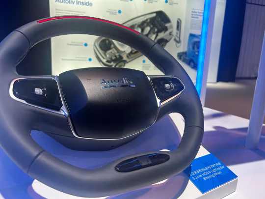 奥托立夫维持业绩指引，同时对地缘政治挑战持谨慎态度