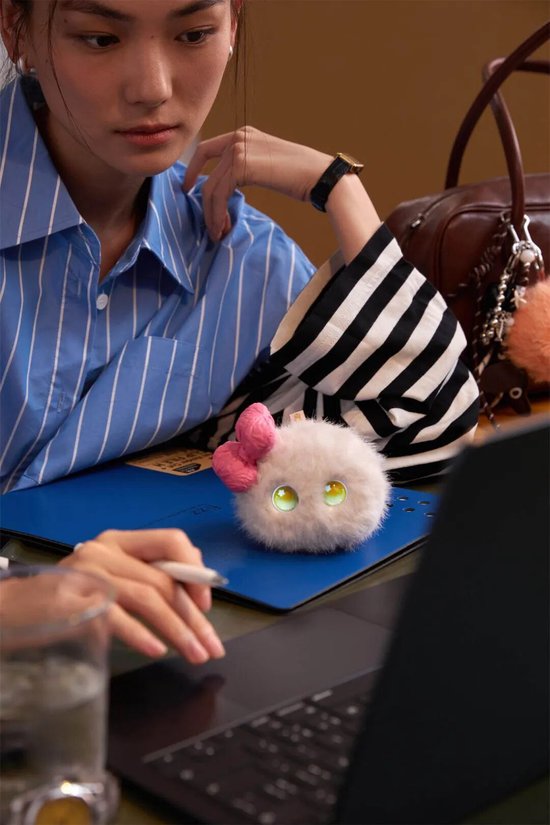 花钱买“只爱我的朋友”：孤独的年轻人捧红了这个新赛道？