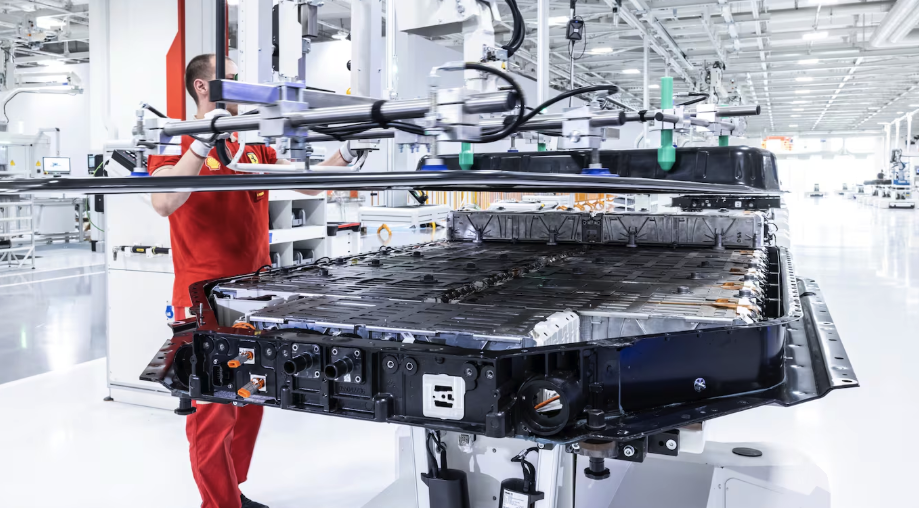 史上最贵电车来了，法拉利首款纯电超跑曝光