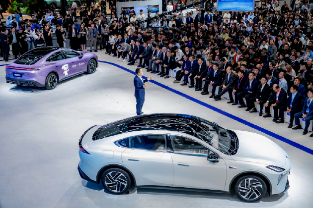 2026北京车展：深蓝汽车迎四周年上新季 L06 Max正式上市