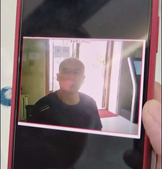 储户多笔存款被盗取？当事人称3笔取款单签名经鉴定系伪造，涉事银行：都是本人自取