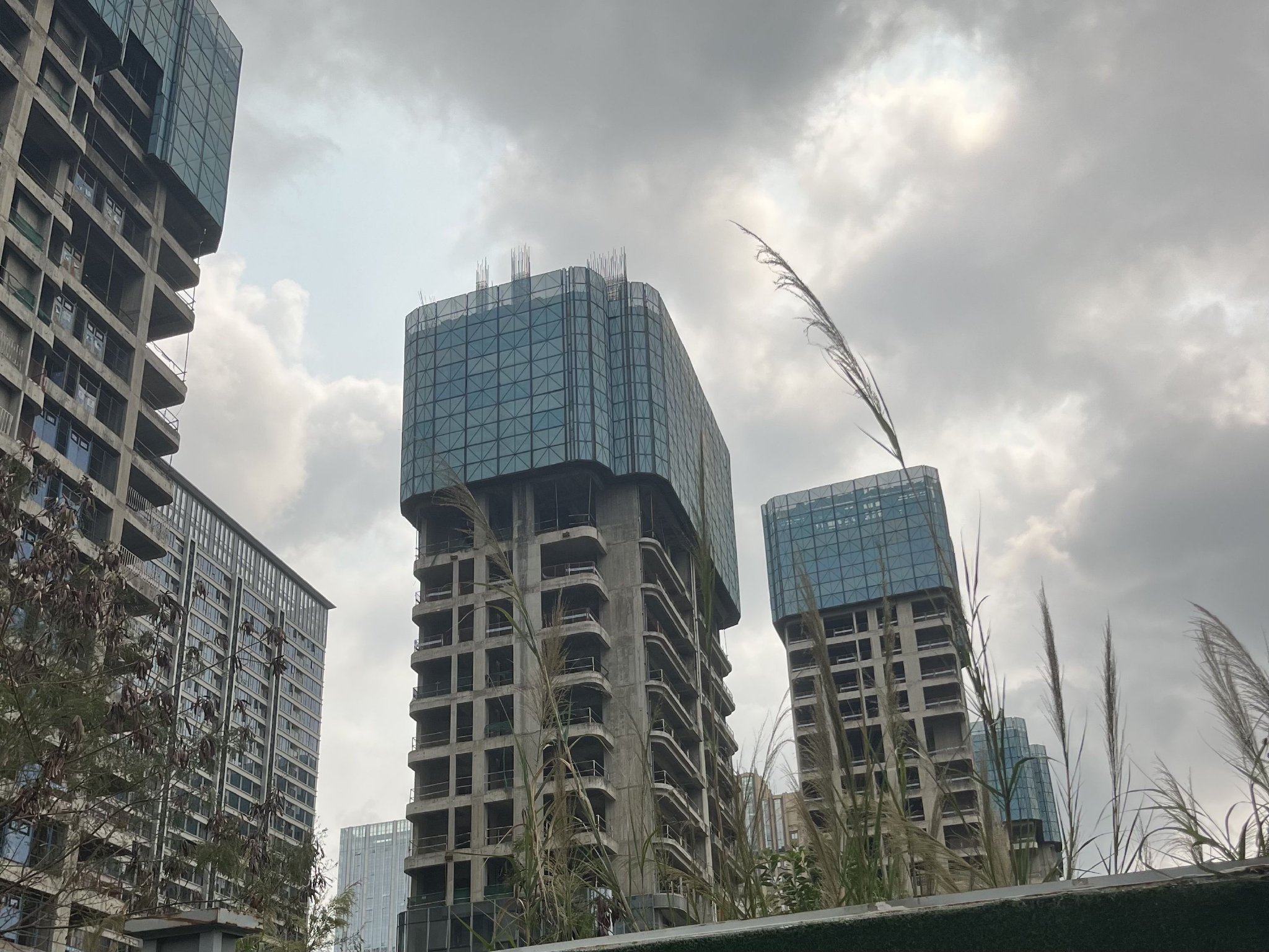 深圳239亿“地王”易主，华润置地70亿接手，将建成700米超高层地标