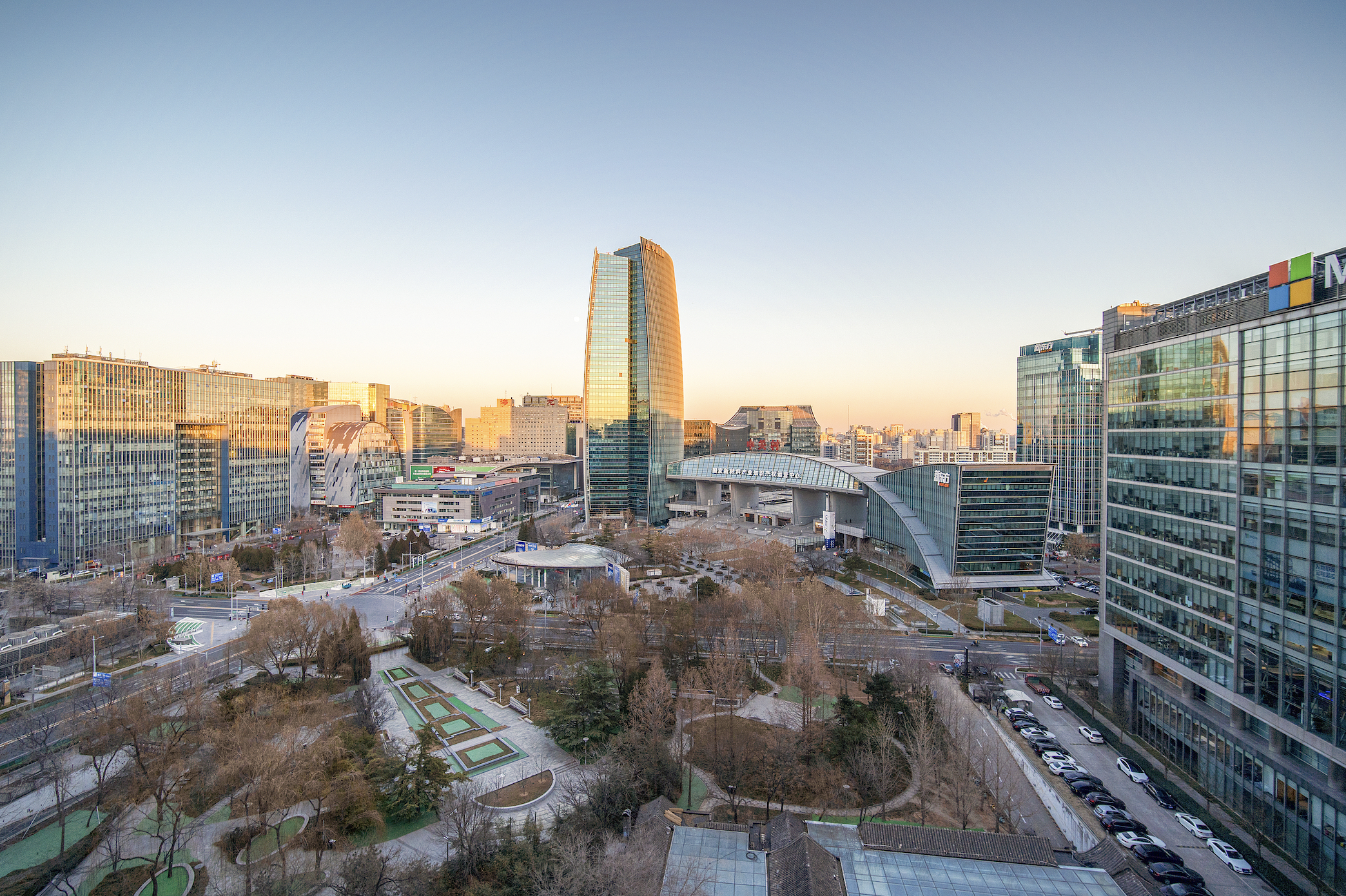 2025年平均工资出炉，城镇非私营单位近13万元，这个行业最“多金”