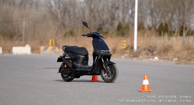 行业首发！九号鼹鼠自平衡 2.0 + 同频双闪，引领两轮智能化进入新阶段