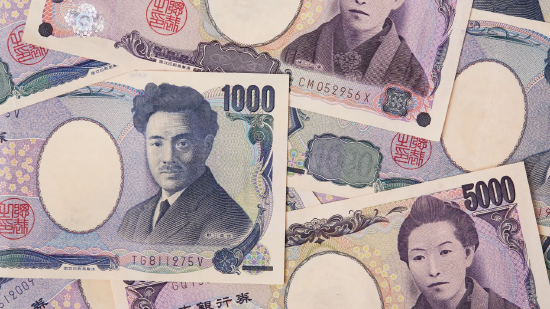 日本大型银行创下利润新高，但分析师警示风险加剧、增长或将放缓